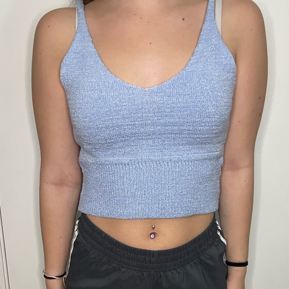 Cropped V-Neck Tank